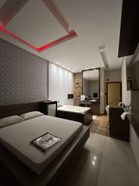 Minibar, desk, WiFi (free), individually decorated