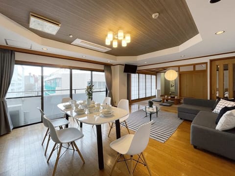 Beautiful Spacious Apartment