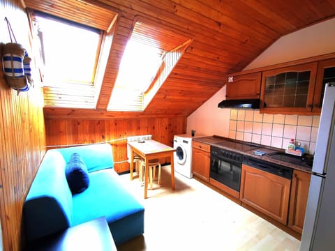 Meridian Apartment | Private kitchen