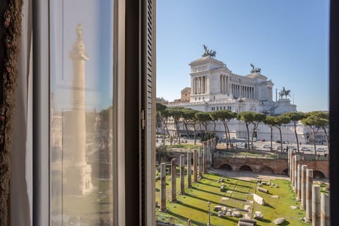Unique views of Ancient Rome and of the iconic Vittoriano, an unmatched location