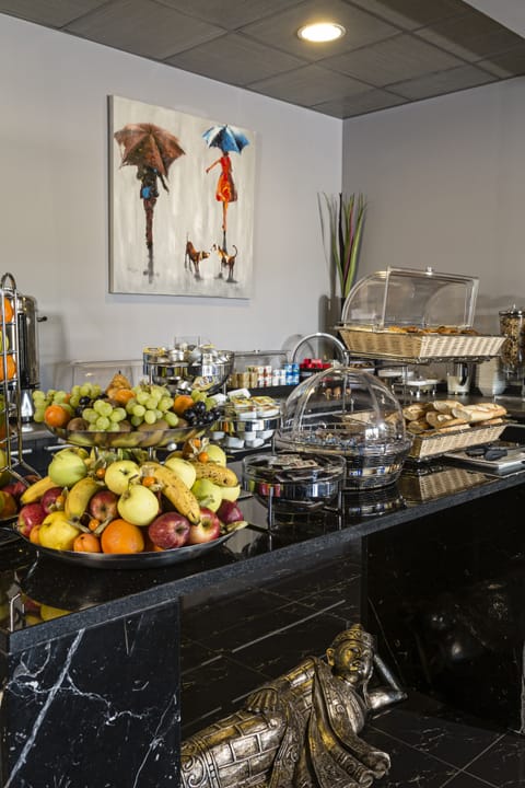 Daily buffet breakfast for a fee