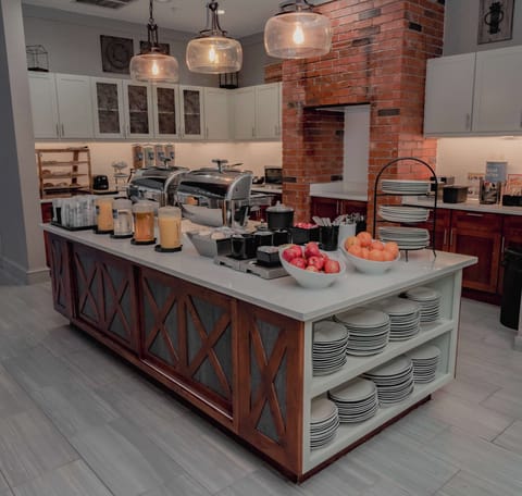 Free daily continental breakfast