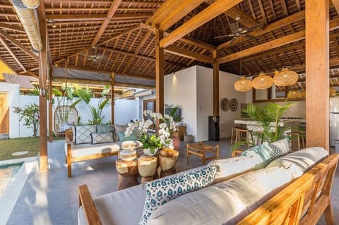 View of the outside living area 