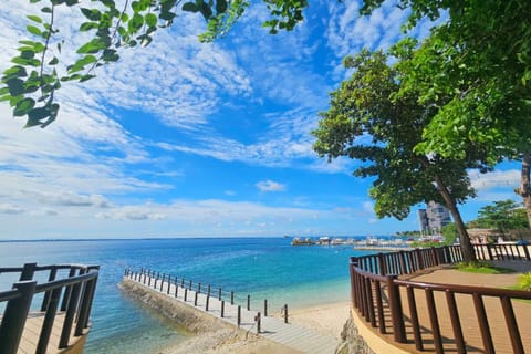 Private beach nearby, free beach shuttle, free beach cabanas