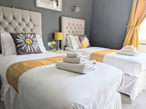 Standard Twin Room | Free WiFi, bed sheets