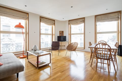 Apartment | Living area | 32-inch flat-screen TV with digital channels, TV, Netflix