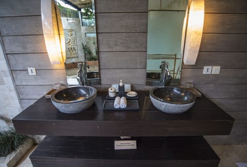 Separate tub and shower, rainfall showerhead, designer toiletries