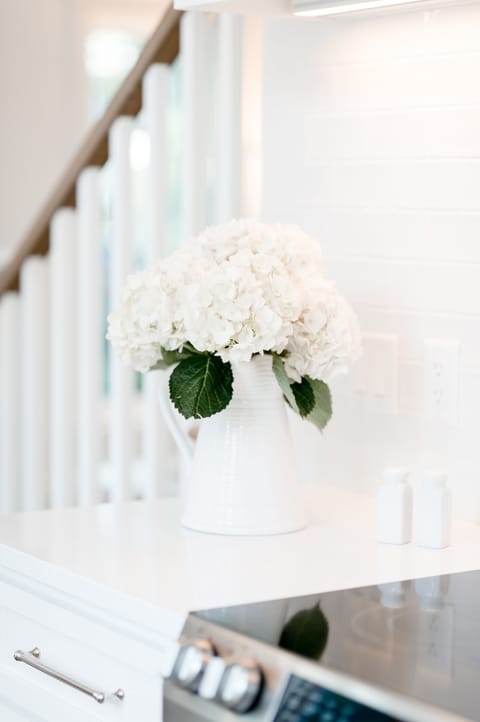 Enjoy Fresh Flowers while Staying at Lucia Bleu 