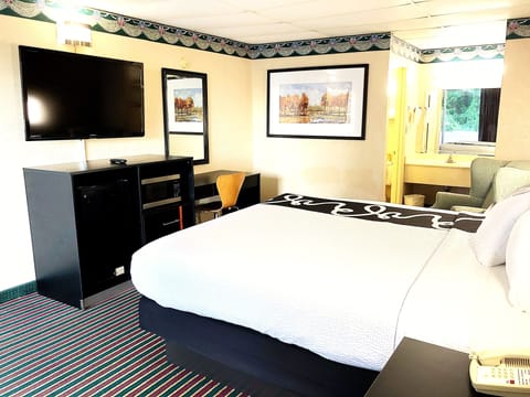 Desk, iron/ironing board, free WiFi, bed sheets