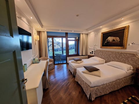 Down comforters, minibar, in-room safe, individually furnished