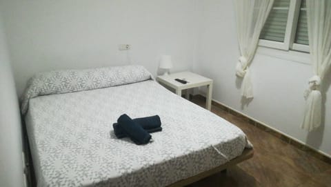 Double Room (Shared Bathroom) | Iron/ironing board, free WiFi, bed sheets