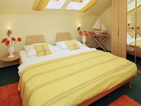 1 bedroom, travel crib, WiFi, wheelchair access