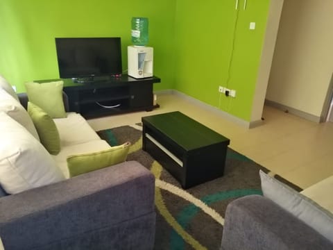 Apartment | Living room | Flat-screen TV