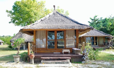 Bungalow - Beach Front, Private Bathroom | WiFi (free), individually decorated, bed sheets