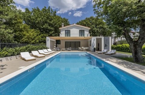 Modern Villa VENTURA with private 45 sqm heated pool, gym, game room