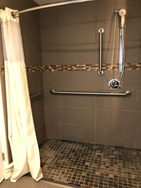 Quadruple Room, 2 Queen Beds, Accessible | Bathroom | Free toiletries, towels