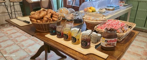 Daily buffet breakfast for a fee