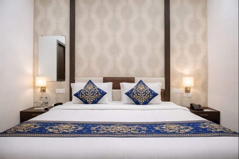 Deluxe Room, 1 Bedroom | Premium bedding, memory foam beds, laptop workspace, WiFi (free)