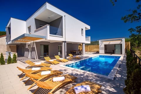 Villa Tela with 33sqm heated pool, attached 5sqm whirlpool, sauna, summer kitchen