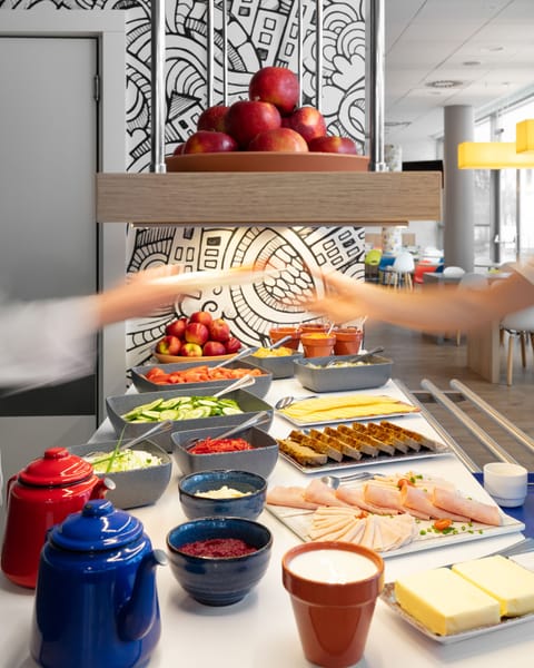 Daily buffet breakfast for a fee
