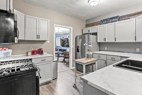 Kitchen - All Appliances and Cooking Utensils Needed to entertain your group