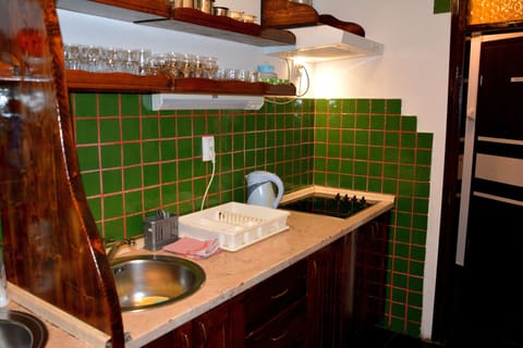 6 Bed Mixed Dormitory Room with Shared Bathroom | Shared kitchen | Full-size fridge, microwave, stovetop, cookware/dishes/utensils