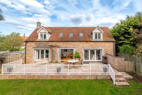 Kittiwake Cottage, Brancaster: Large enclosed rear garden