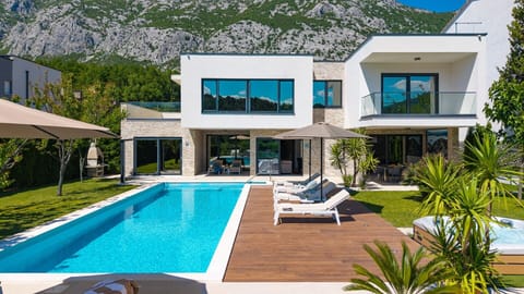 Villa Agava for 8 people, heated pool, Jacuzzi, sauna, gym, 4 en-suite bedroom