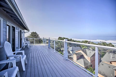 Lincoln City Vacation Rental | 3BR | 4BA | Stairs Required | 3,200 Sq Ft