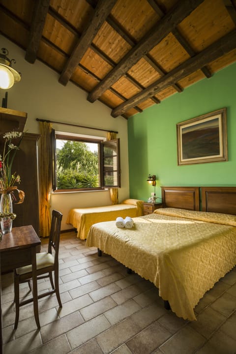 Standard Triple Room | In-room safe, blackout drapes, soundproofing, free WiFi