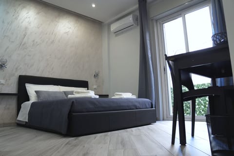 Deluxe Double Room (N.1) | Minibar, in-room safe, individually decorated, individually furnished