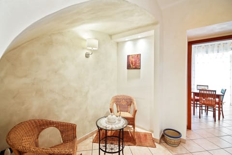 Apartment, 2 Bedrooms | Room amenity