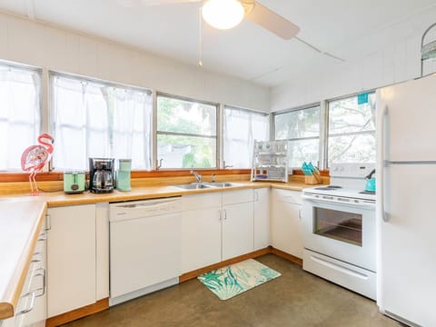 Fully equipped kitchen	