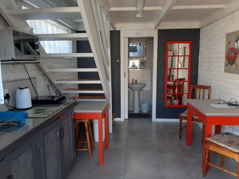 Deluxe Room (Duplex) | In-room dining