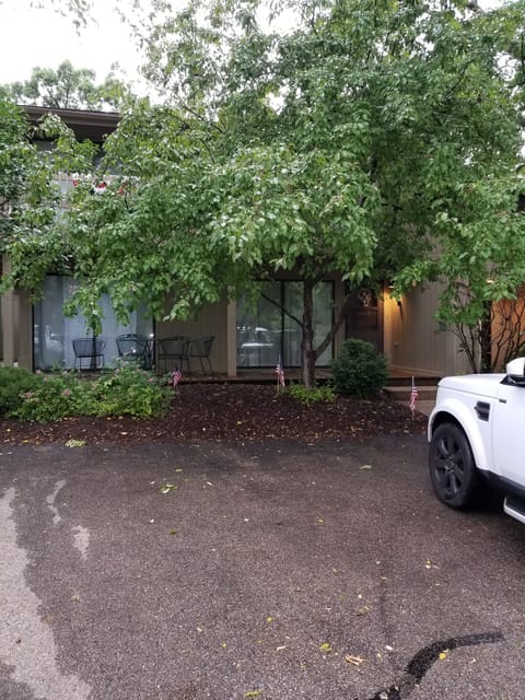 Front porch & enterance