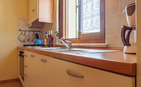 First floor, kitchen (2)