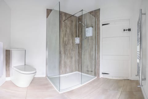 Premium bedding, individually decorated, individually furnished, desk