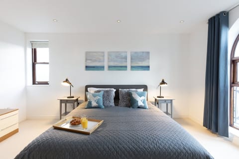 Apartment, 3 Bedrooms | 3 bedrooms, iron/ironing board, free WiFi, bed sheets