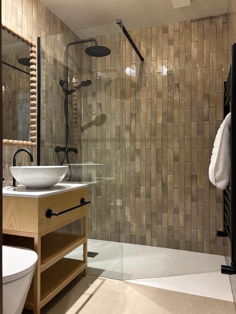 Free toiletries, hair dryer, towels