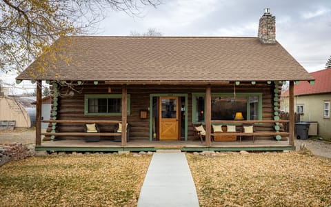 Beautiful historic log cabin located in downtown Cody, Wyoming