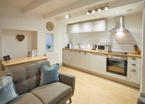 Threadneedle Cottage, Whitby - Stay North Yorkshire