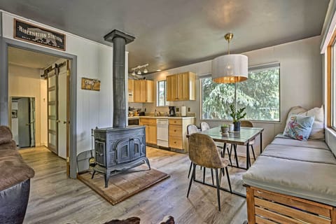 Grand Lake Vacation Rental Cabin | 1BR | 1BA | Recently Remodeled
