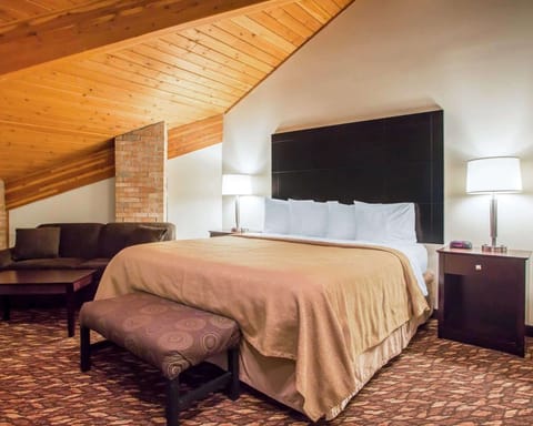 In-room safe, individually decorated, individually furnished, desk