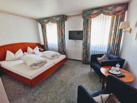 Standard Double Room | Free WiFi, bed sheets
