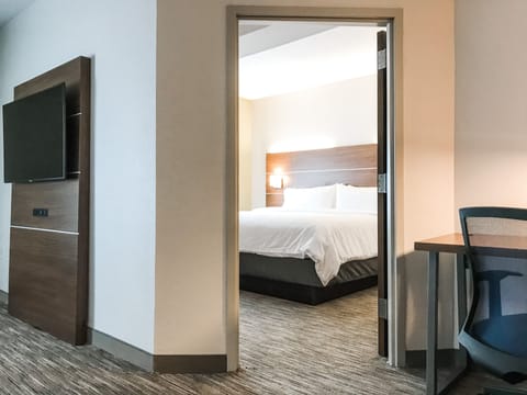 Suite, 1 Bedroom | In-room safe, desk, laptop workspace, blackout drapes