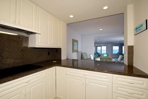 View to ocean even from Kitchen