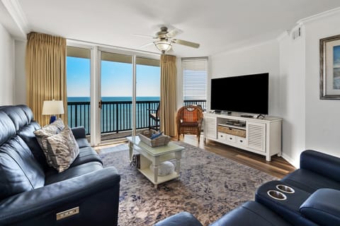 Condo, 4 Bedrooms | Living area