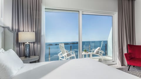 Luxury Double or Twin Room, Balcony, Sea View | Hypo-allergenic bedding, minibar, in-room safe, desk
