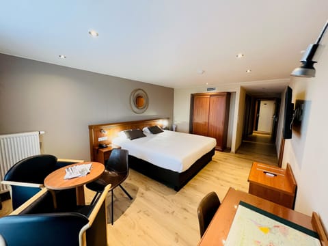 Executive Double Room | Premium bedding, minibar, in-room safe, desk