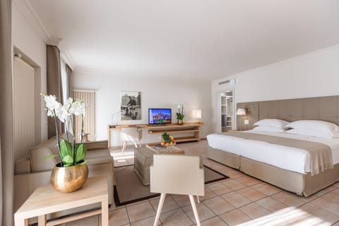 Frette Italian sheets, premium bedding, down comforters, pillowtop beds